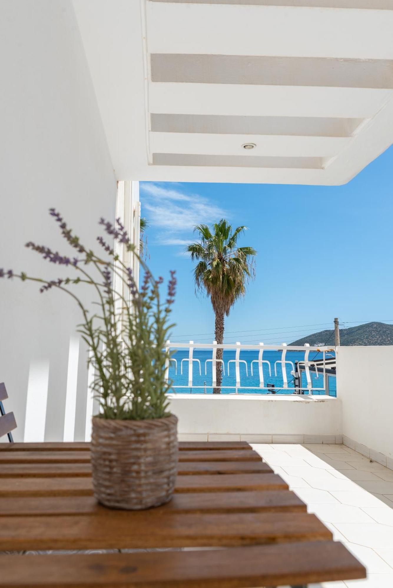 Bluehouse Apartment Porto Rafti Bagian luar foto